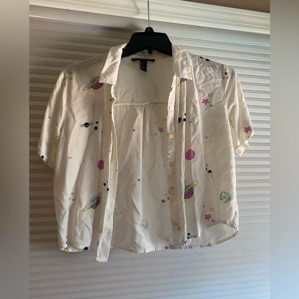 Space button up ๐ช - Picture 2 of 5